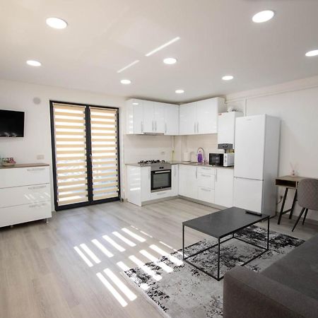 Astar Apartments - Executive Rădăuţi Kültér fotó