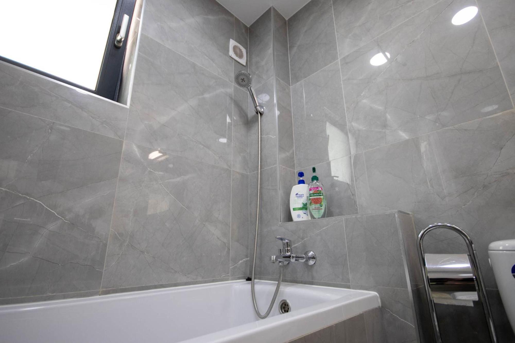 Astar Apartments - Executive Rădăuţi Kültér fotó