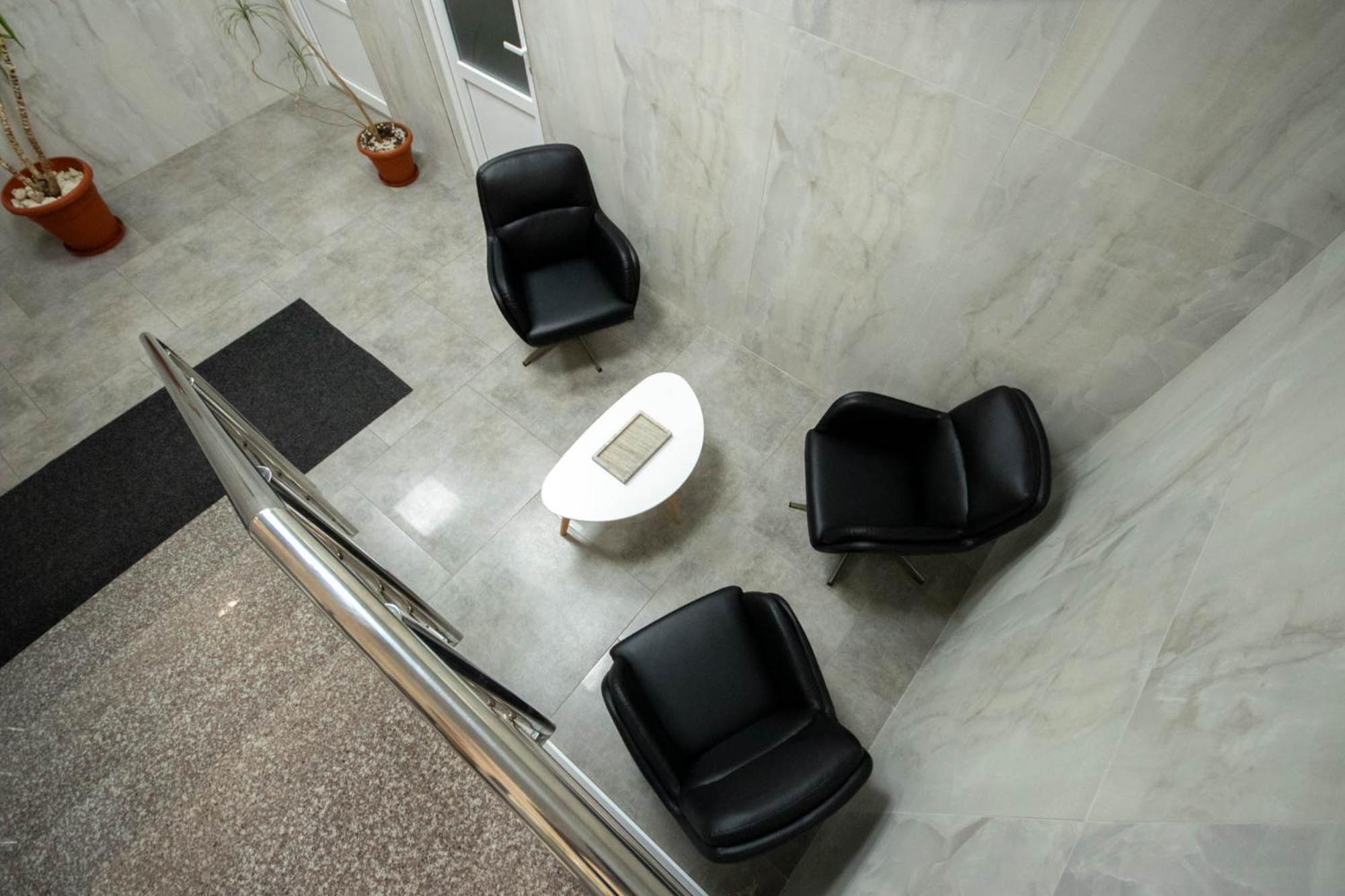 Astar Apartments - Executive Rădăuţi Kültér fotó